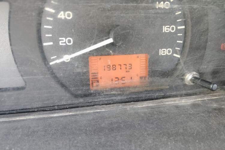 Used Wuling Rongguang 2019 1.5L Extended Basic Version Odometer Close Up