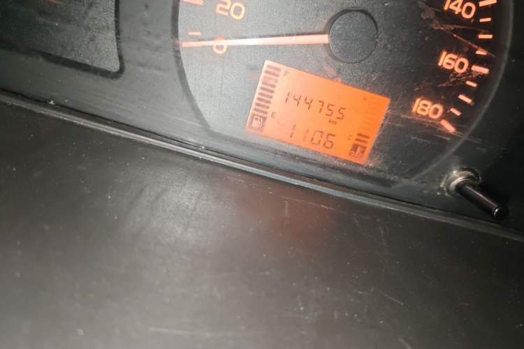 Used Wuling Rongguang 2019 1.5L Extended-Body Van Base Model with 2 Seats Odometer Close Up