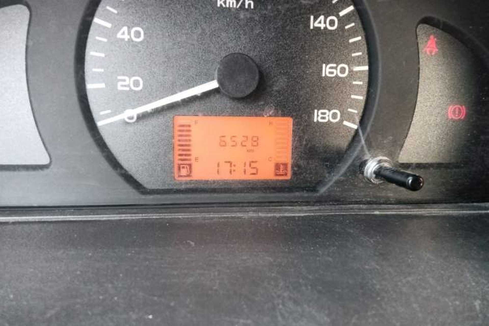 Used Wuling Rongguang 2019 1.5L Extended Basic Version Odometer Close Up