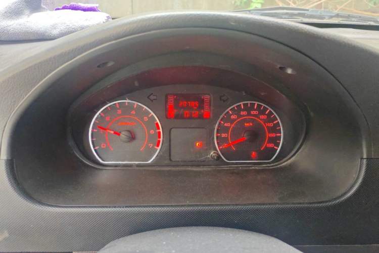 Used Wuling Rongguang 2019 1.5L Extended-Body Van Base Model with 2 Seats Odometer Close Up