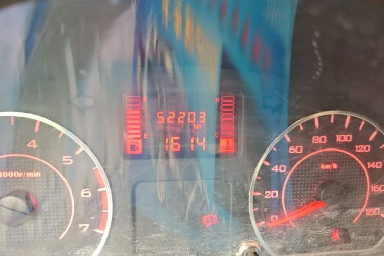 Used Wuling Rongguang 2019 1.5L Extended-Body Van Base Model with 2 Seats Odometer Close Up
