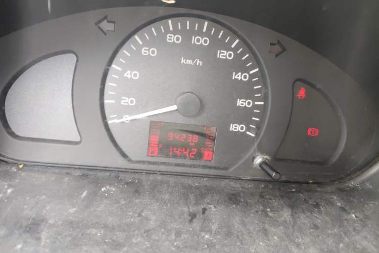 Used Wuling Rongguang 2019 1.2L S Base Model Odometer Close Up