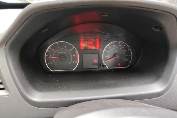 Used Wuling Rongguang 2019 1.5L S Standard Edition Odometer Close Up