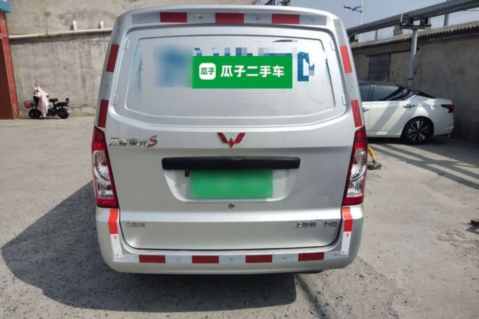Used Wuling Rongguang 2019 1.2L S Van Standard Model with 5 Seats Rear