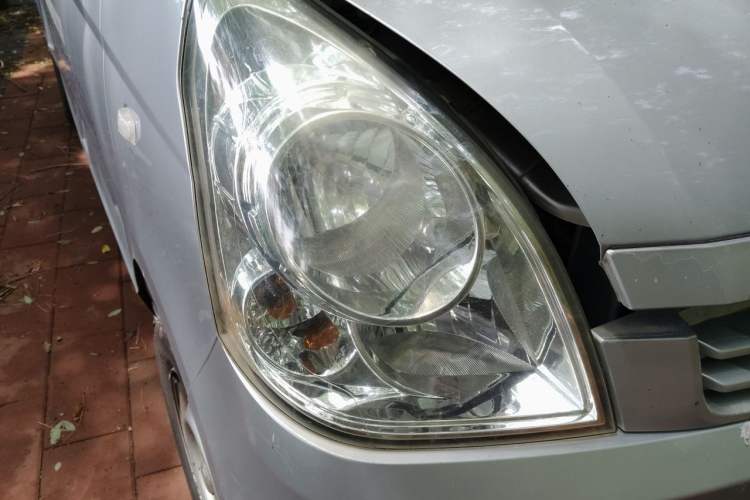 Used Wuling Rongguang 2019 1.2L S Van Standard Model with 5 Seats Right Front Headlight