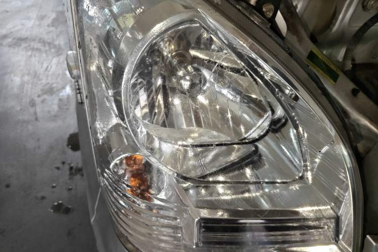 Used Wuling Rongguang 2019 1.5L Extended-Body Van Base Model with 5 Seats Right Front Headlight