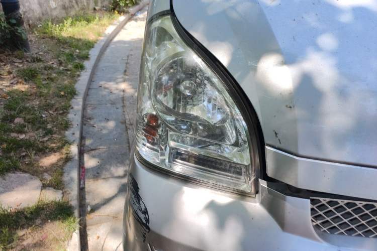 Used Wuling Rongguang 2019 1.5L Extended-Body Van Base Model with 2 Seats Right Front Headlight