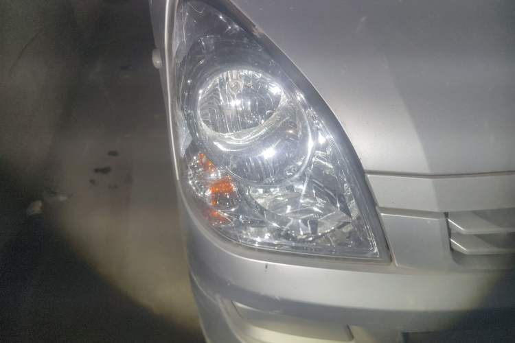Used Wuling Rongguang 2019 1.2L S Van Utility Model with 2 Seats Right Front Headlight