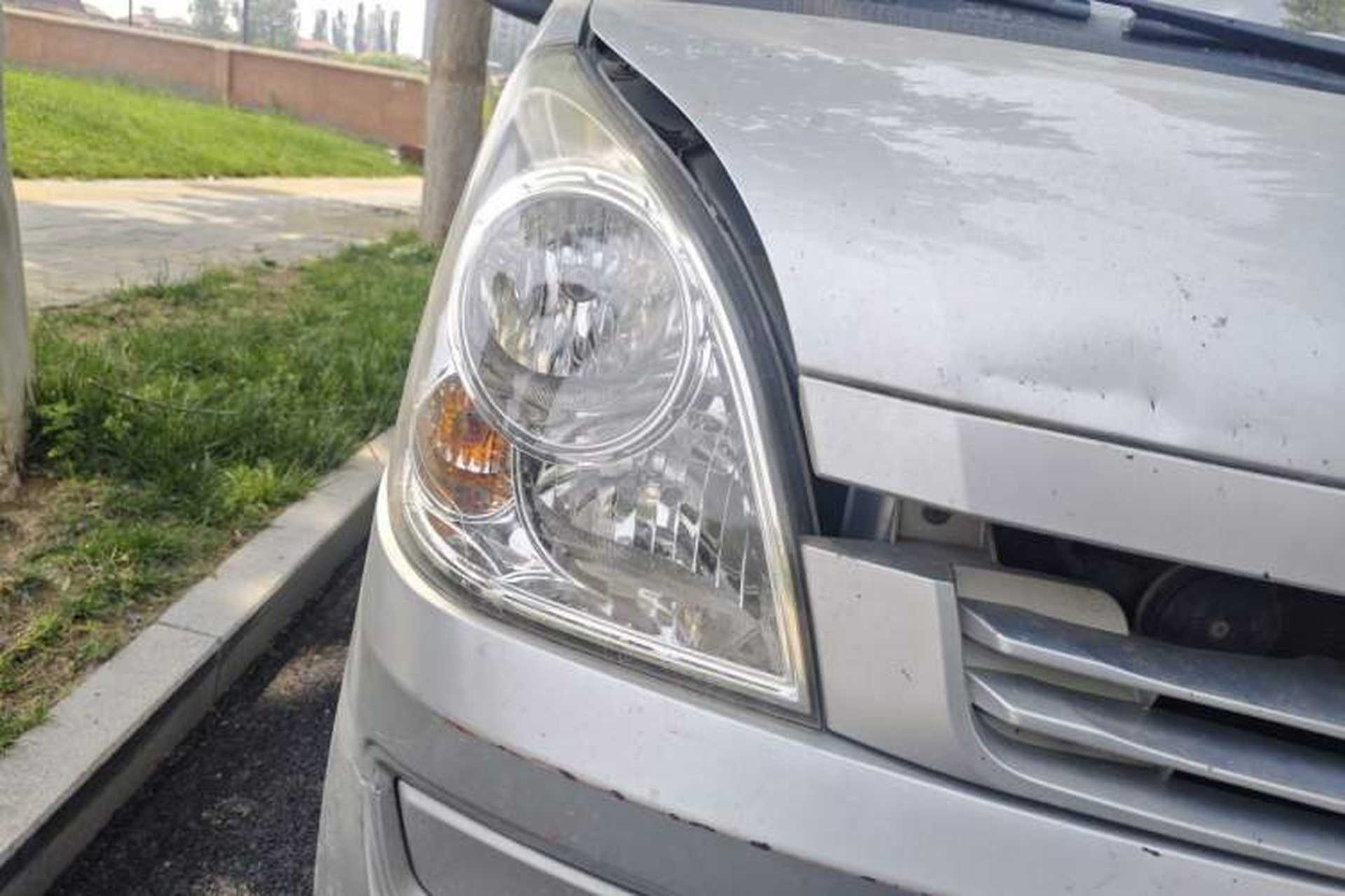 Used Wuling Rongguang 2019 1.2L S Van Standard Model with 5 Seats Right Front Headlight