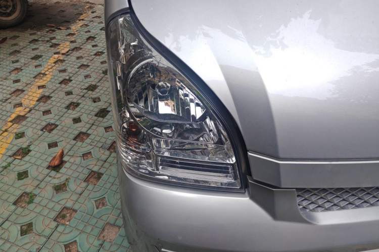 Used Wuling Rongguang 2019 1.5L Extended-Body Van Base Model with 2 Seats Right Front Headlight