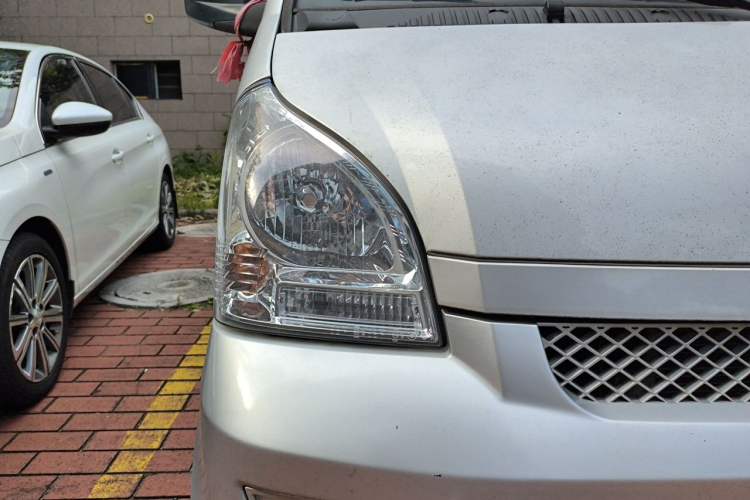 Used Wuling Rongguang 2019 1.5L Extended Basic Version Right Front Headlight