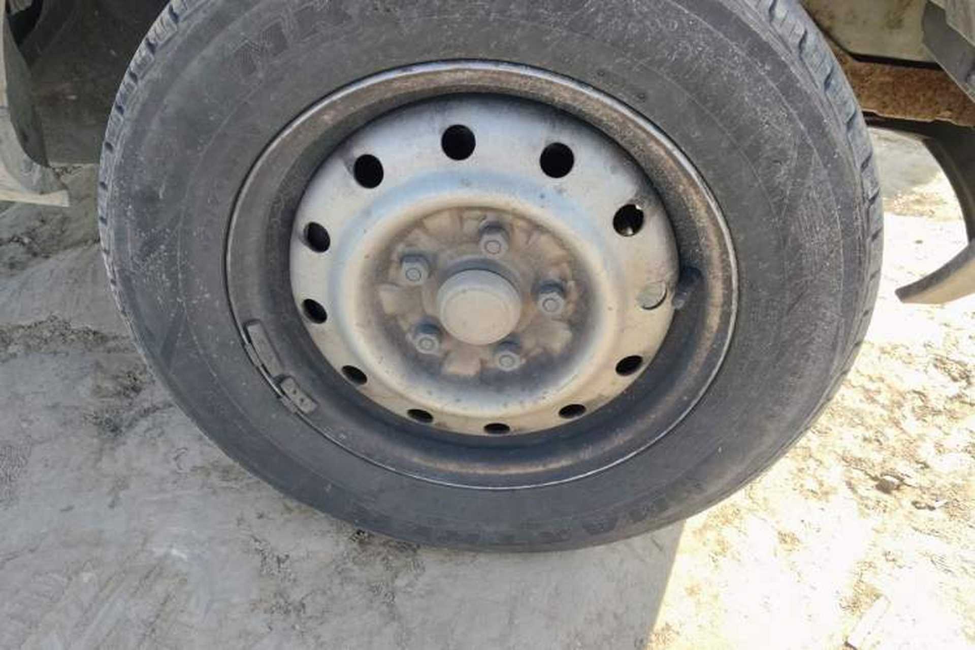 Used Wuling Rongguang 2019 1.5L Extended Basic Version Right Front Wheel Hub