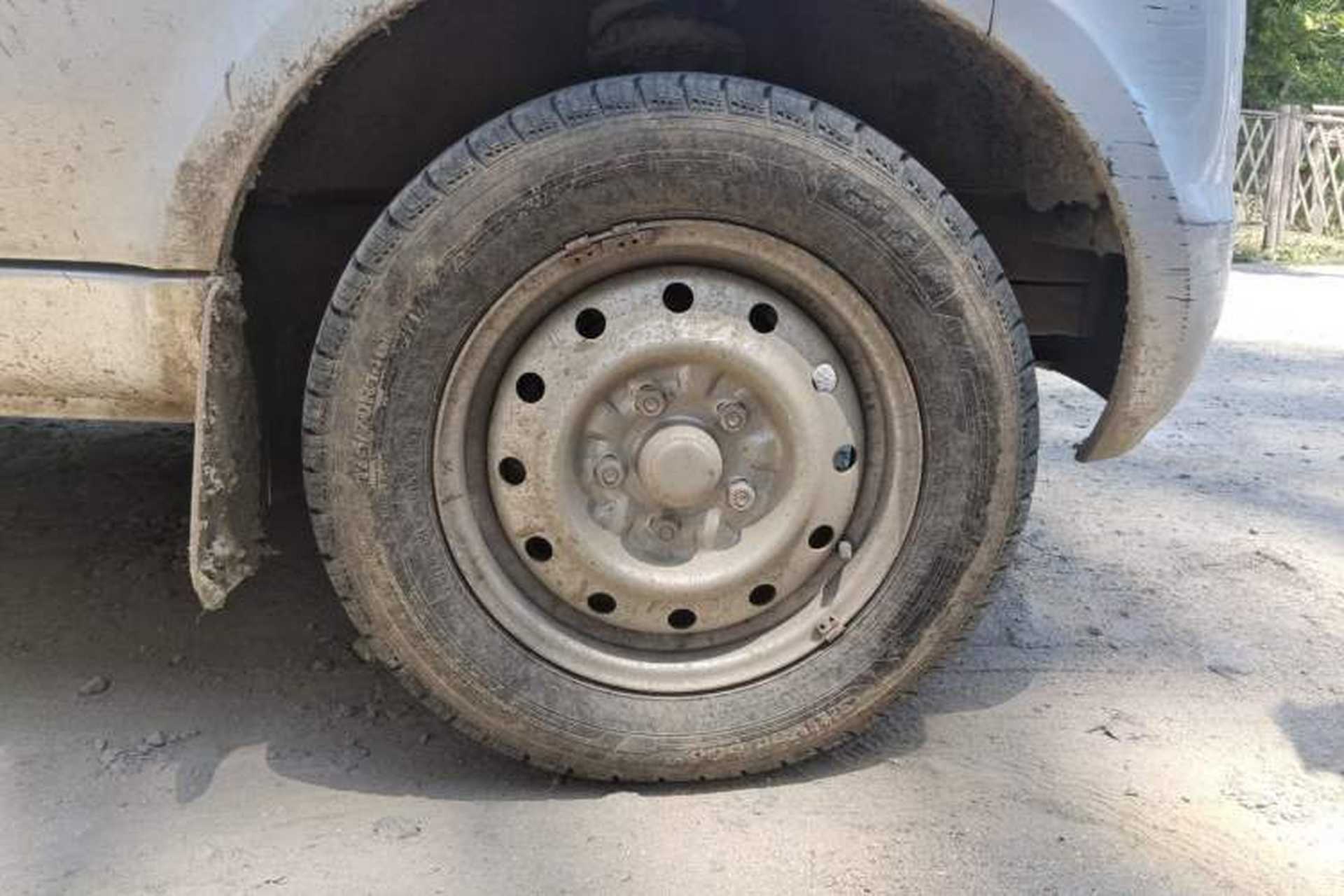 Used Wuling Rongguang 2019 1.5L Extended-Body Van Base Model with 2 Seats Right Front Wheel Hub