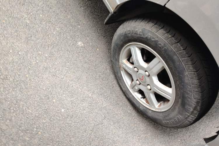 Used Wuling Rongguang 2019 1.5L S Standard Edition Right Front Wheel Hub