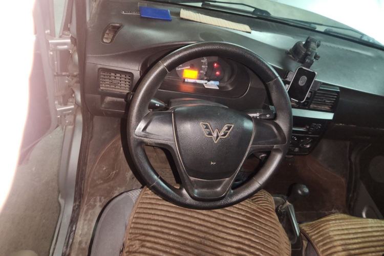 Used Wuling Rongguang 2019 1.5L Extended-Body Van Base Model with 2 Seats Steering Wheel