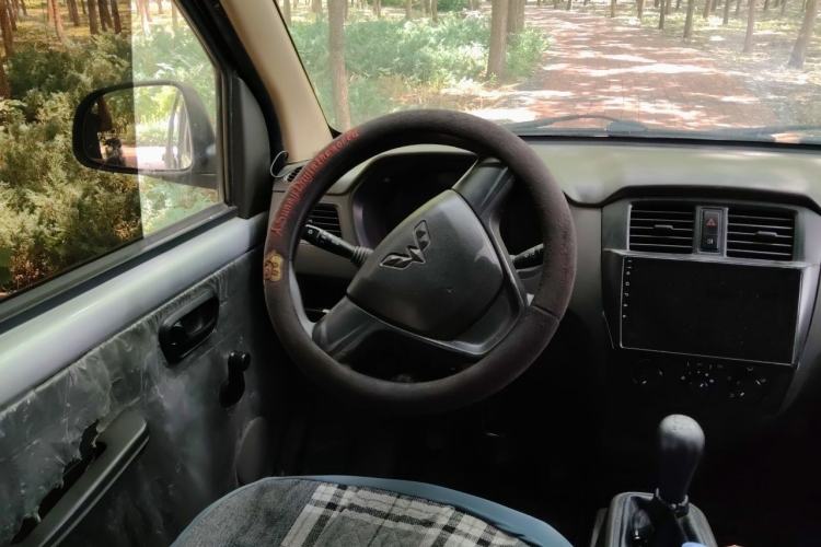 Used Wuling Rongguang 2019 1.2L S Van Standard Model with 5 Seats Steering Wheel