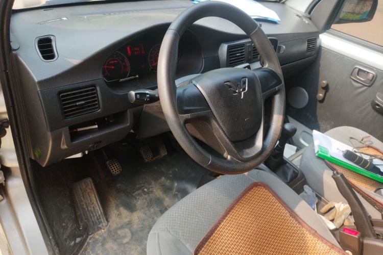 Used Wuling Rongguang 2019 1.5L Extended-Body Van Base Model with 2 Seats Steering Wheel