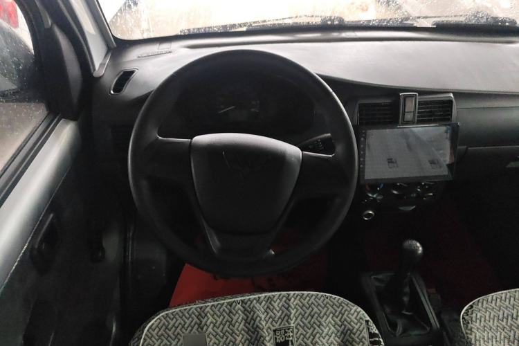 Used Wuling Rongguang 2019 1.5L Extended-Body Van Base Model with 5 Seats Steering Wheel