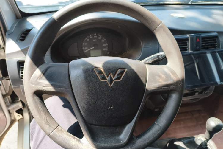 Used Wuling Rongguang 2019 1.5L Extended-Body Van Base Model with 2 Seats Steering Wheel