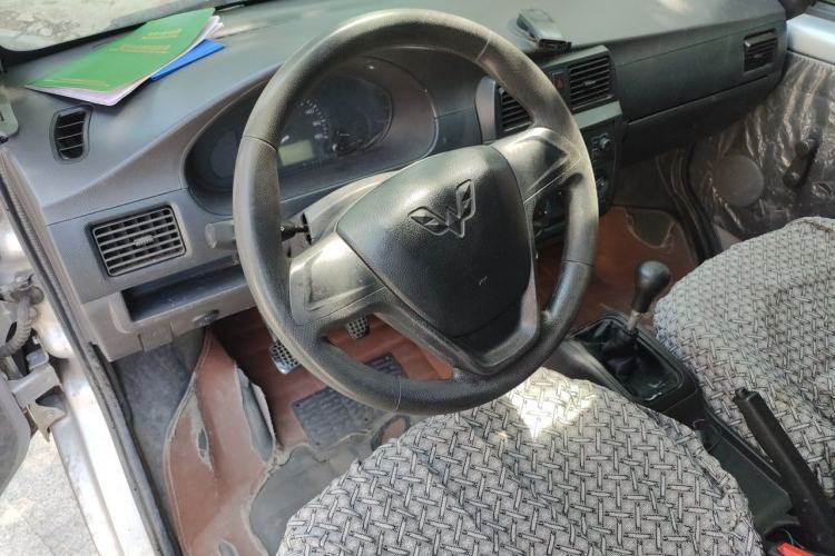 Used Wuling Rongguang 2019 1.5L Extended-Body Van Base Model with 2 Seats Steering Wheel