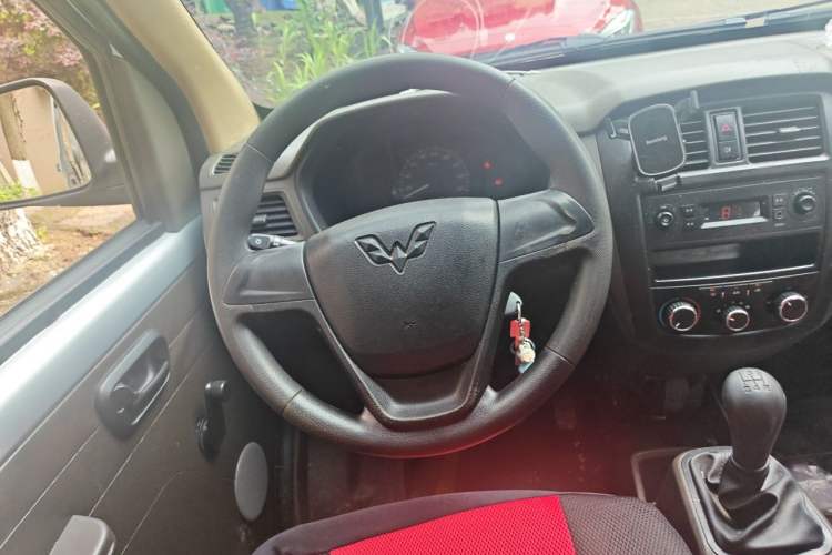 Used Wuling Rongguang 2019 1.2L S Base Model Steering Wheel