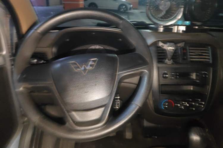 Used Wuling Rongguang 2019 1.2L S Base Model Steering Wheel