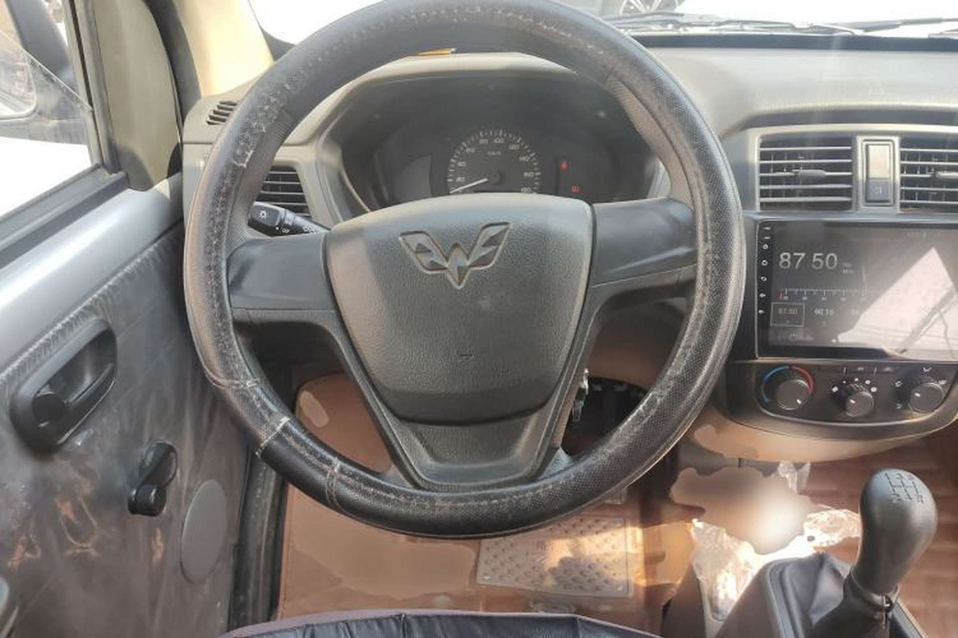 Used Wuling Rongguang 2019 1.2L S Van Standard Model with 5 Seats Steering Wheel