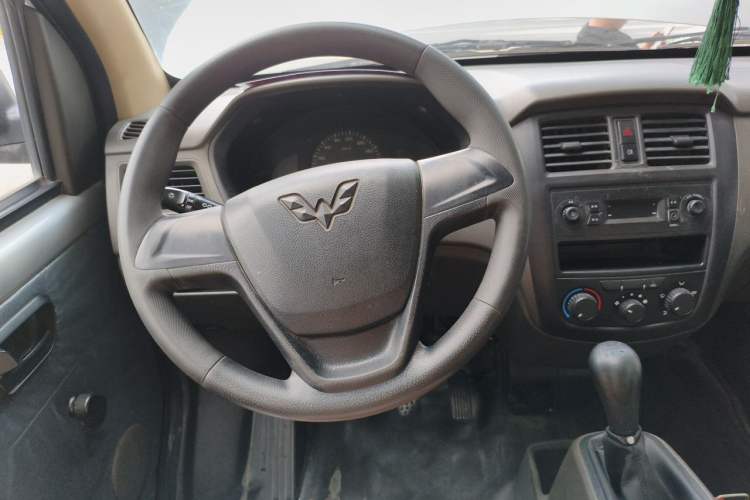 Used Wuling Rongguang 2019 1.2L S Base Model Steering Wheel