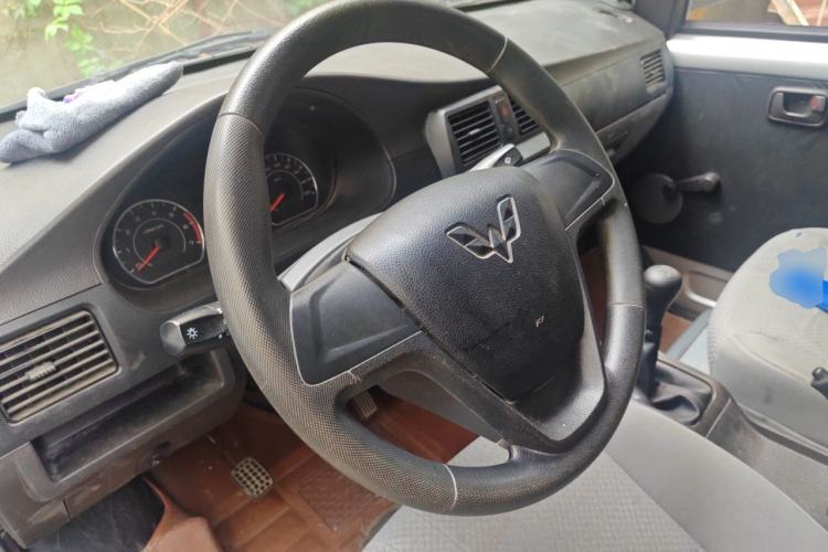 Used Wuling Rongguang 2019 1.5L Extended-Body Van Base Model with 2 Seats Steering Wheel