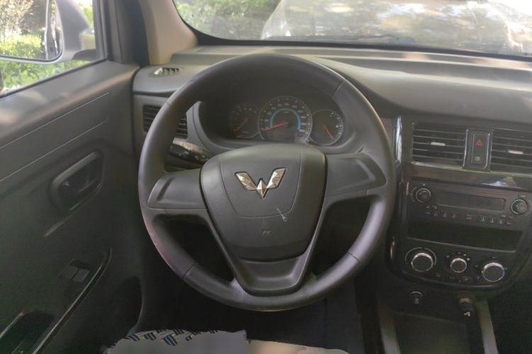 Used Wuling Rongguang 2019 1.5L S Standard Edition Steering Wheel