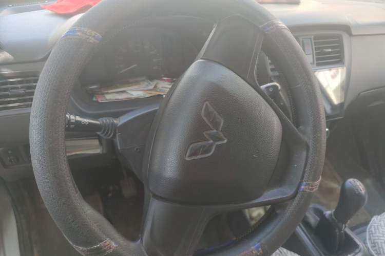 Used Wuling Rongguang 2019 1.2L S Van Utility Model with 2 Seats Steering Wheel