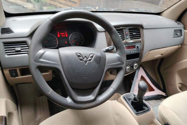 Used Wuling Rongguang 2019 1.5L S Standard Edition Steering Wheel
