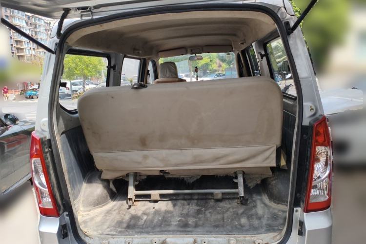 Used Wuling Rongguang 2019 1.2L S Base Model Trunk