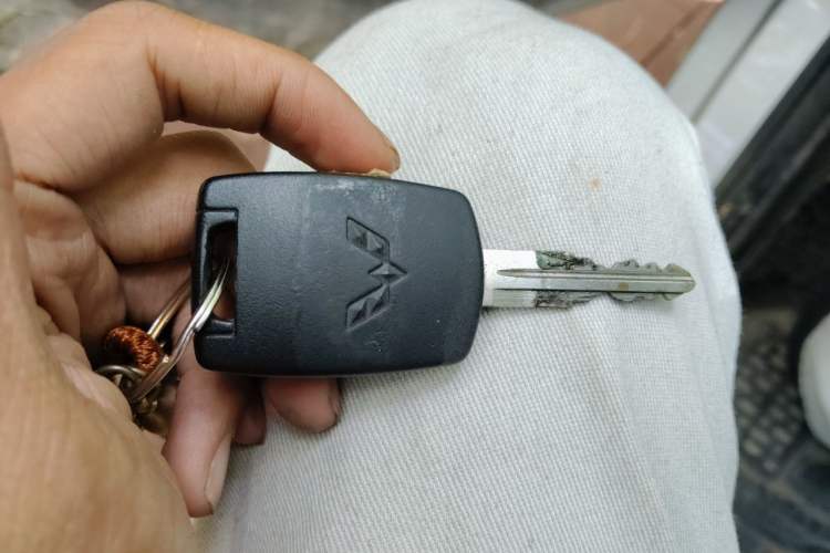 Used Wuling Rongguang 2019 1.2L S Van Standard Model with 5 Seats Vehicle Key