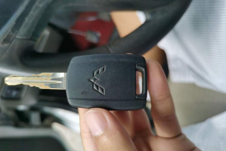 Used Wuling Rongguang 2019 1.2L S Van Utility Model with 2 Seats Vehicle Key