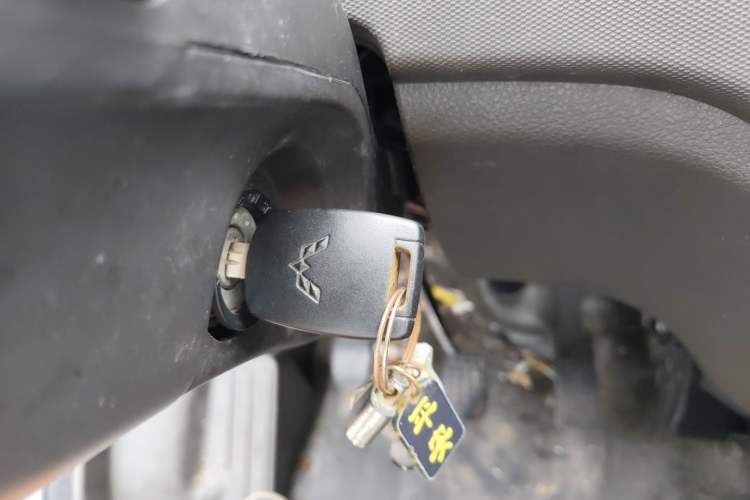 Used Wuling Rongguang 2019 1.2L S Base Model Vehicle Key