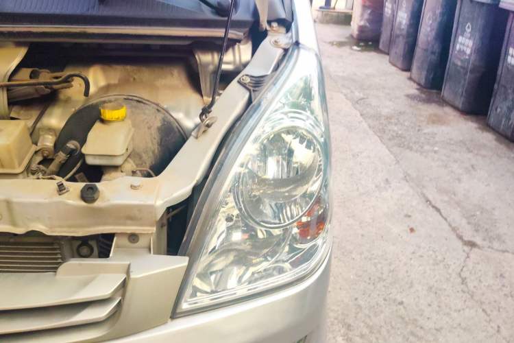Used Wuling Rongguang 2019 1.5L S Standard Edition Engine Bay Left