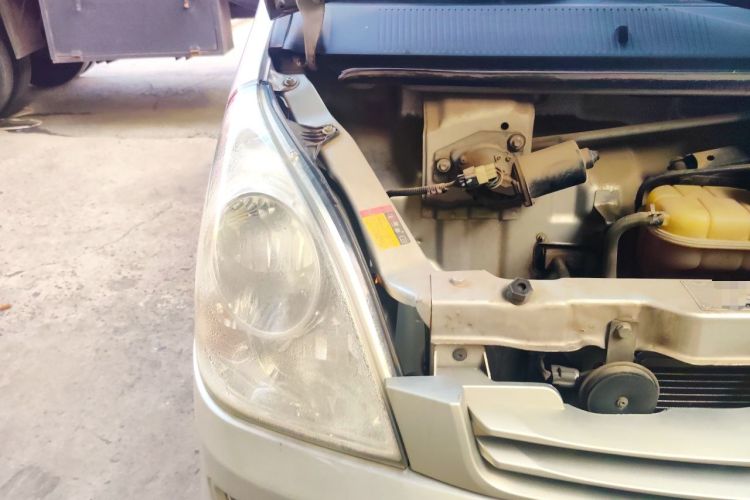 Used Wuling Rongguang 2019 1.5L S Standard Edition Engine Bay Right