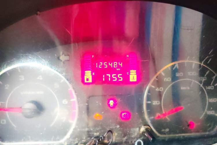 Used Wuling Rongguang 2019 1.5L S Standard Edition Odometer Close Up