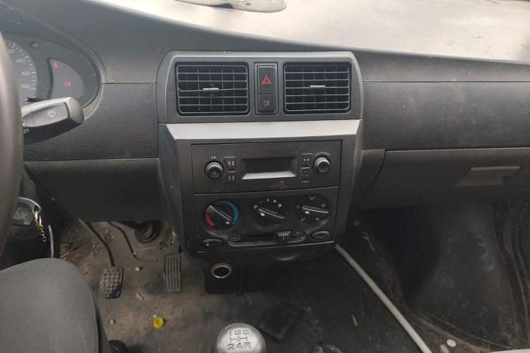 Used Wuling Rongguang 2019 1.5L Extended-Body Van Base Model with 2 Seats Audio And AC Panel
