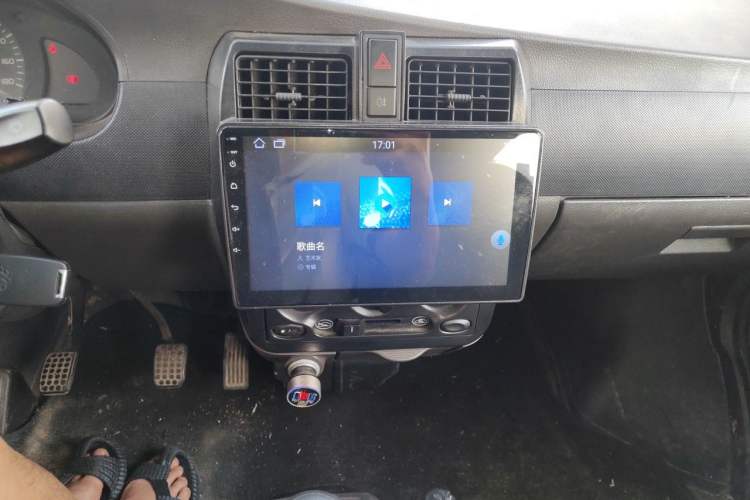 Used Wuling Rongguang 2019 1.5L Extended-Body Van Base Model with 5 Seats Audio And AC Panel