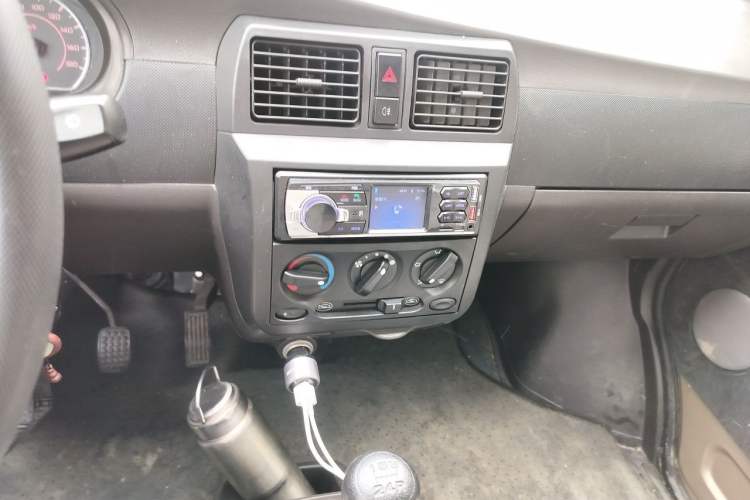 Used Wuling Rongguang 2019 1.5L Extended Basic Version Audio And AC Panel