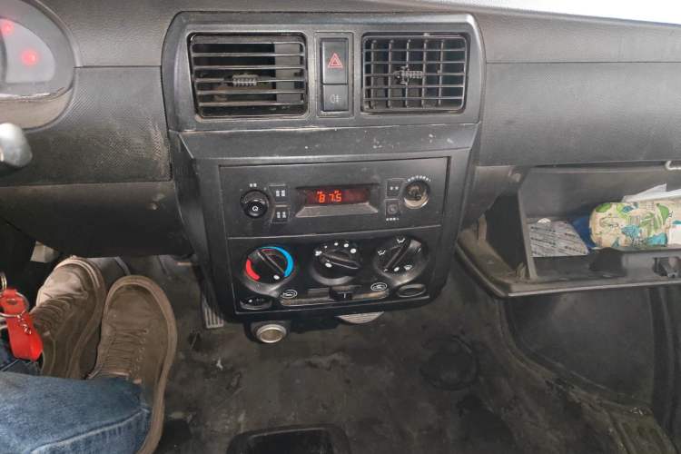 Used Wuling Rongguang 2019 1.5L Extended Basic Version Audio And AC Panel