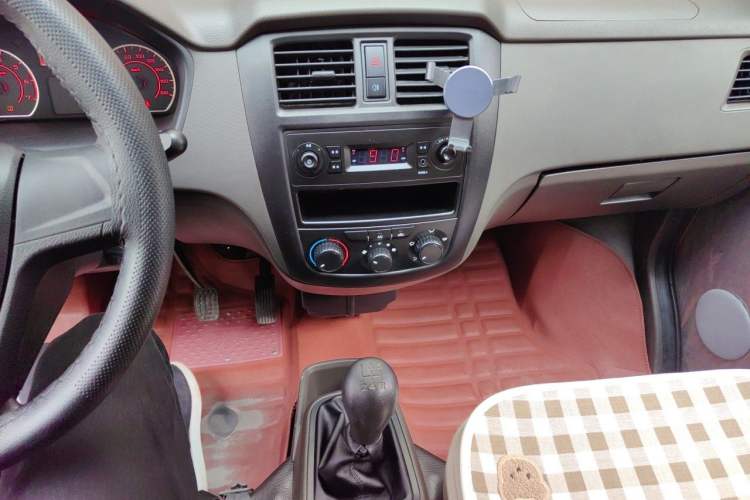 Used Wuling Rongguang 2019 1.5L S Base Version Audio And AC Panel