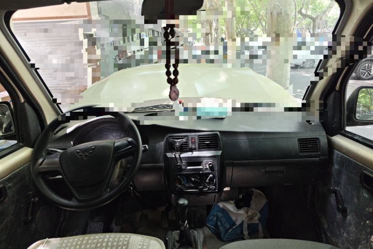 Used Wuling Rongguang 2019 1.5L Extended Basic Version Center Console