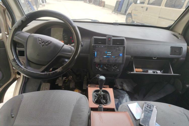 Used Wuling Rongguang 2019 1.5L Extended Basic Version Center Console
