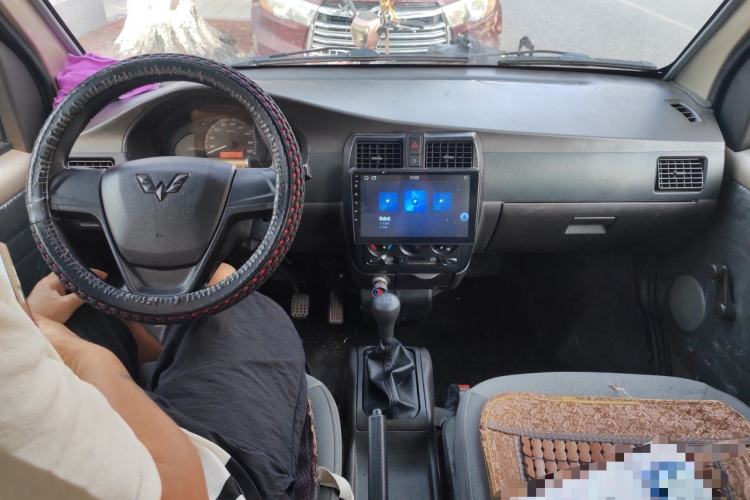 Used Wuling Rongguang 2019 1.5L Extended-Body Van Base Model with 5 Seats Center Console