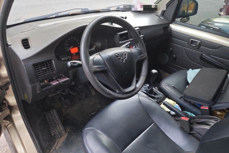 Used Wuling Rongguang 2019 1.5L Extended-Body Van Base Model with 2 Seats Center Console