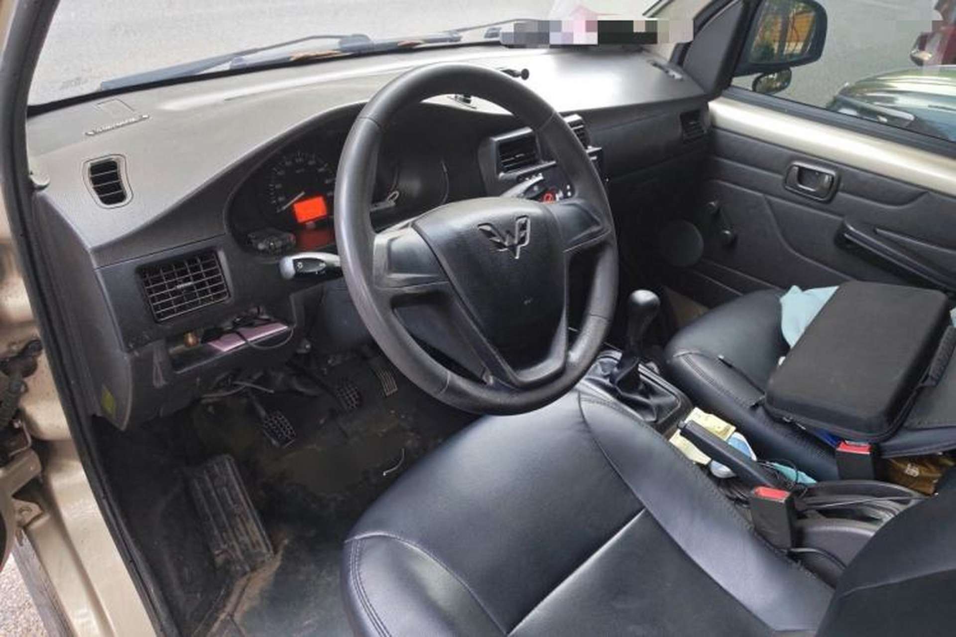 Used Wuling Rongguang 2019 1.5L Extended-Body Van Base Model with 2 Seats Center Console