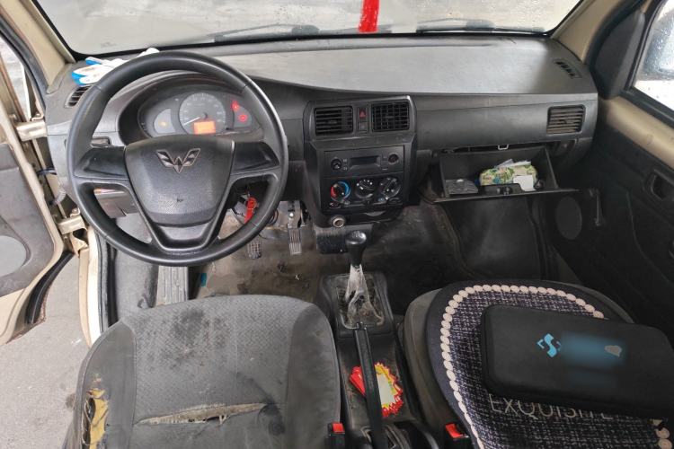 Used Wuling Rongguang 2019 1.5L Extended Basic Version Center Console